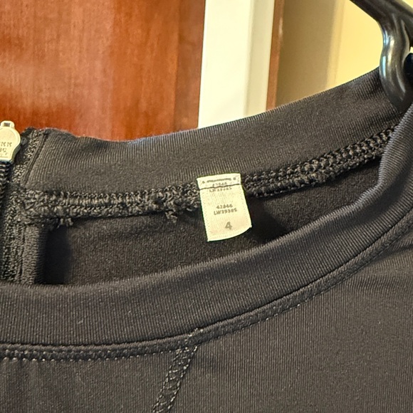 Lululemon Run Warm Up Crew Sweatshirt Sz 4 Black Power Luxtreme Waist Length 481 - Picture 7 of 7
